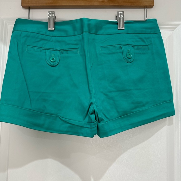 Aritzia Talula Women’s Shorts - Picture 2 of 3